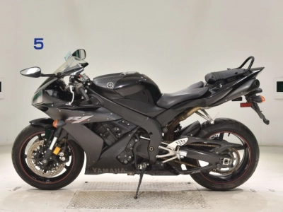 Yamaha YZF-R1