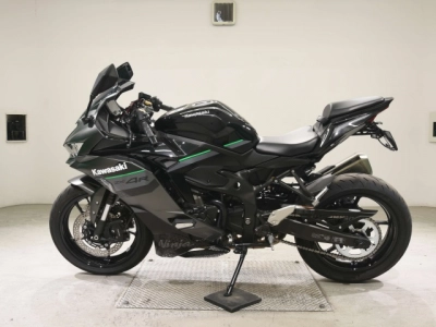 Kawasaki ZX-4R SE