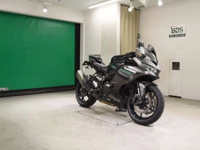 Kawasaki ZX-4R SE