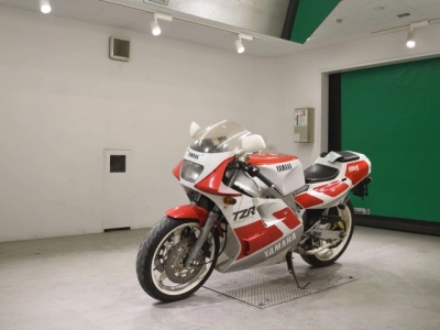 Yamaha TZR250-3