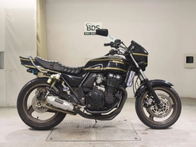 Kawasaki ZRX400