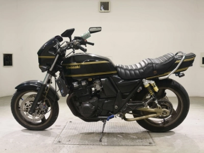 Kawasaki ZRX400