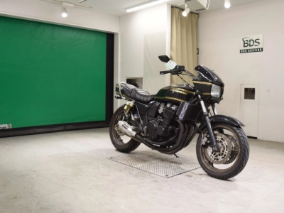 Kawasaki ZRX400