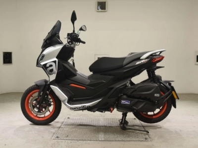 Aprilia  APRILIA SR GT 200