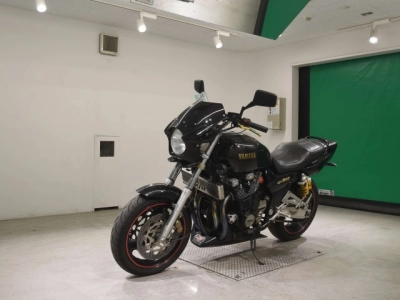 Yamaha XJR1200