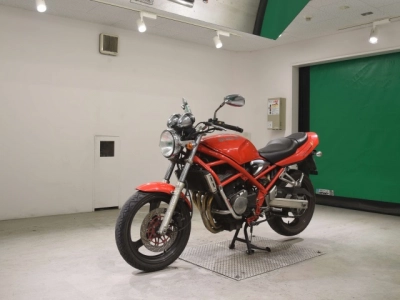 Suzuki BANDIT250-1