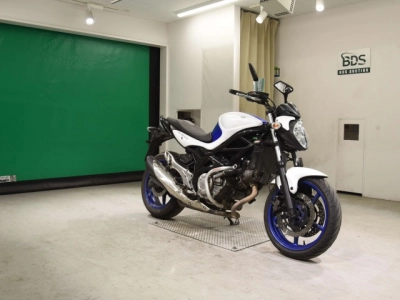 Suzuki GLADIUS400