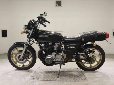 Kawasaki Z1000LTD