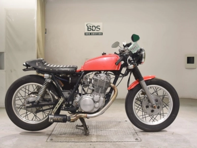 Yamaha SR400-2