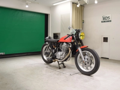 Yamaha SR400-2