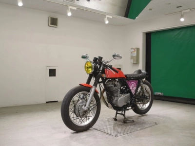 Yamaha SR400-2