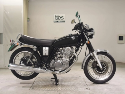 Yamaha SR400-5