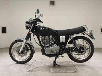 Yamaha SR400-5