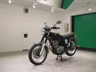 Yamaha SR400-5