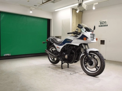 Kawasaki GPZ750
