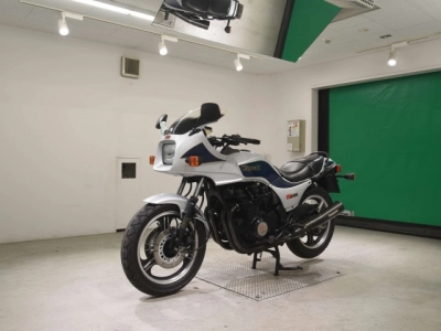 Kawasaki GPZ750