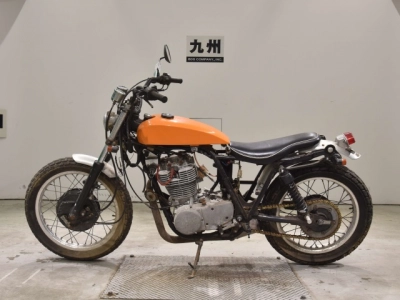 Yamaha SR400-2