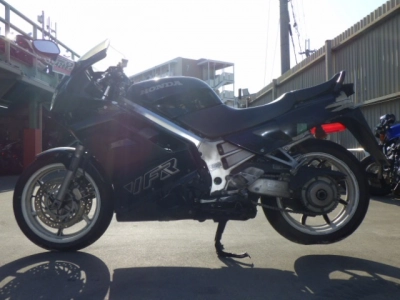 Honda VFR750F-2