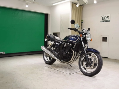 Kawasaki ZRX400