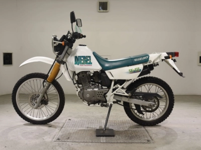 Suzuki DJEBEL125