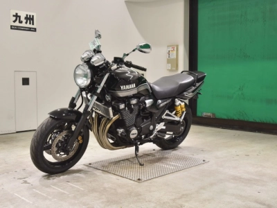 Yamaha XJR1300-2