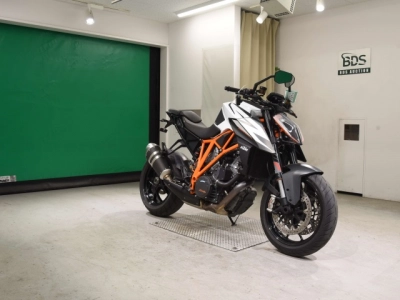 KTM KTM 1290 SUPER DUKE R