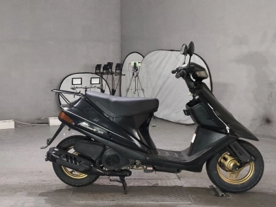 Suzuki ADDRESS V100