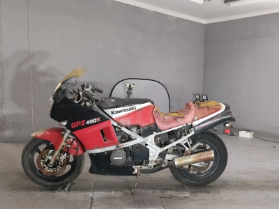 Kawasaki GPZ400R