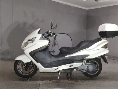 Suzuki SKYWAVE 250SS