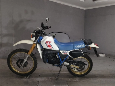 Yamaha DT200R