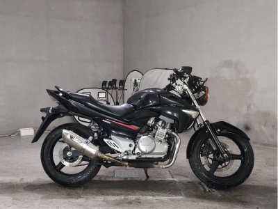 Suzuki GSR250