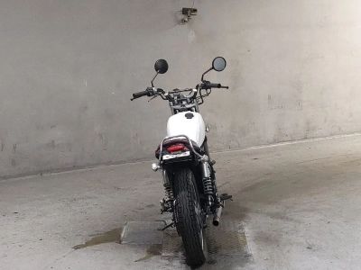 Yamaha SR400-1