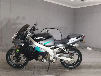 Kawasaki ZX-9R