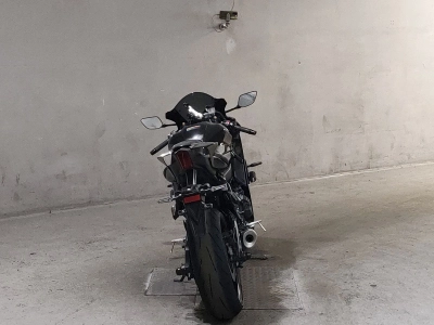 Yamaha YZF-R7
