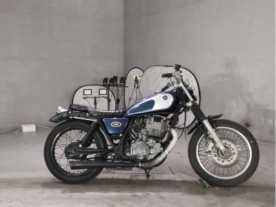 Yamaha SR400-1