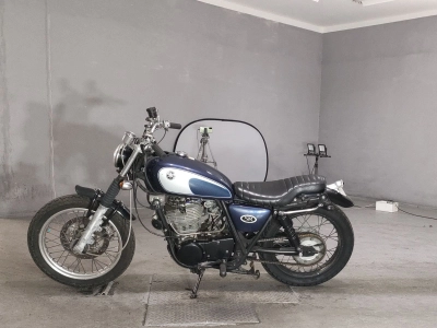 Yamaha SR400-1