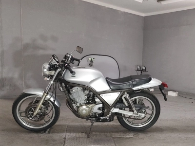 Yamaha SRX600-1