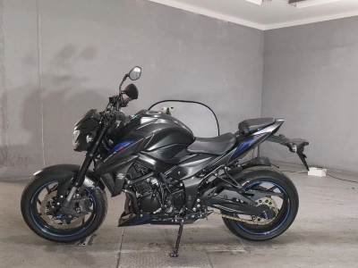 Suzuki GSX-S750