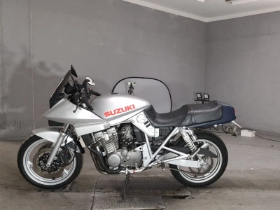 Suzuki GSX400S KATANA