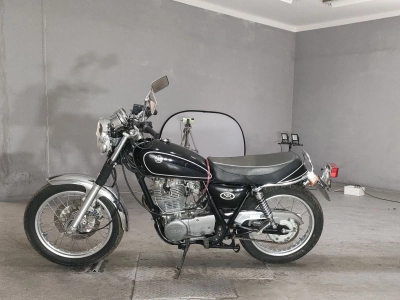 Yamaha SR400-1