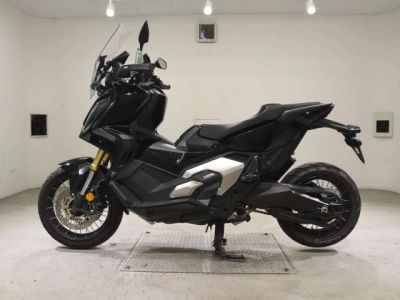 Honda X-ADV750-2