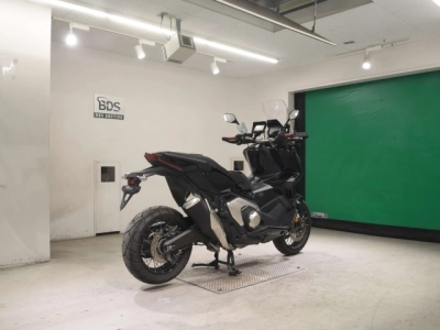 Honda X-ADV750-2