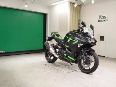 Kawasaki NINJA400-2