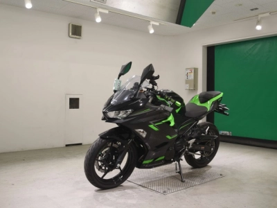 Kawasaki NINJA400-2