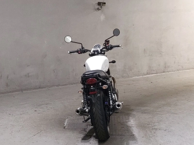 Triumph  TRIUMPH  STREET  TWIN 900