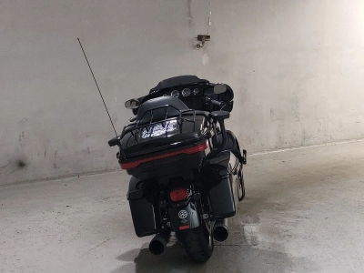 Harley-Davidson  HARLEY FLHTK1870