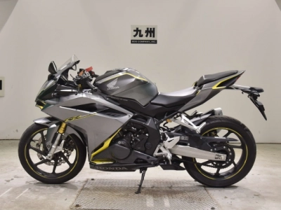 Honda CBR250RR-2