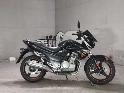 Suzuki GSR250