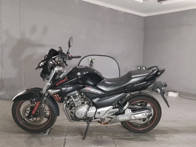 Suzuki GSR250