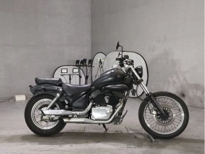 Suzuki INTRUDER 250